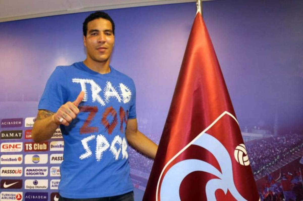 RUMORES Y FICHAJES: ¡Blas Pérez llegaría a Honduras y Costa Rica seguirá exportando!