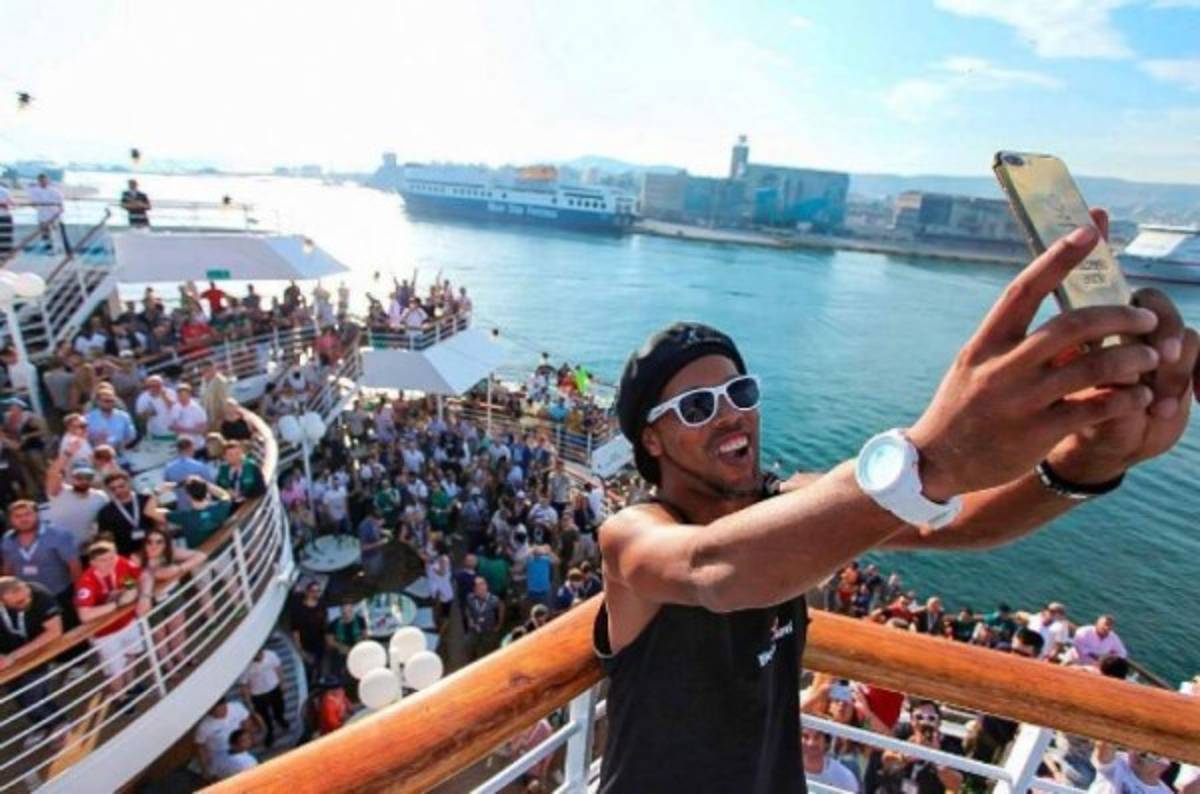 ¿En quiebra? Autos, mujeres y mansiones entre los lujos de Ronaldinho