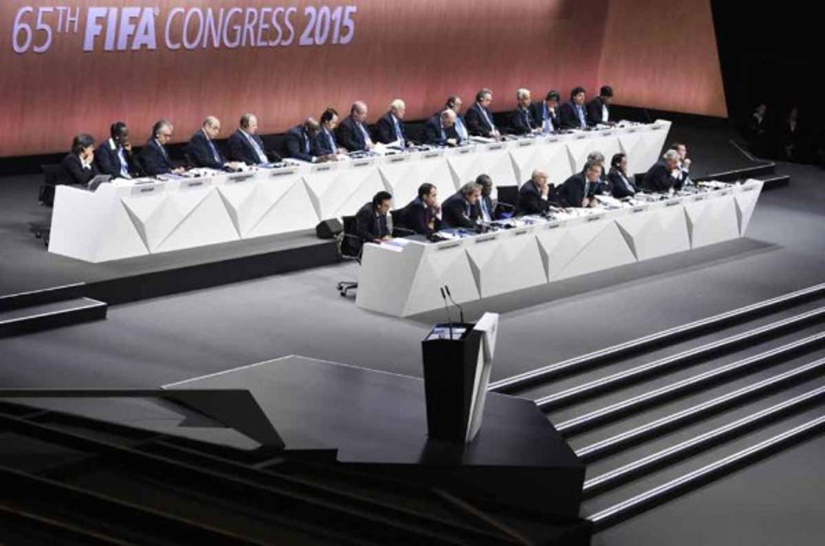 Joseph Blatter reelegido como presidente de la FIFA