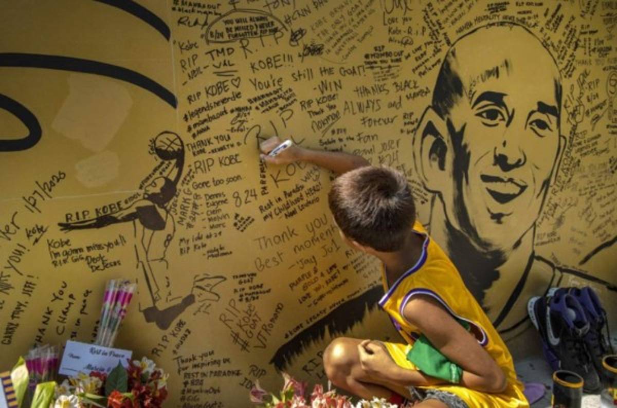 Kobe Bryant: El mundo del arte callejero rinde homenaje con espectaculares esculturas