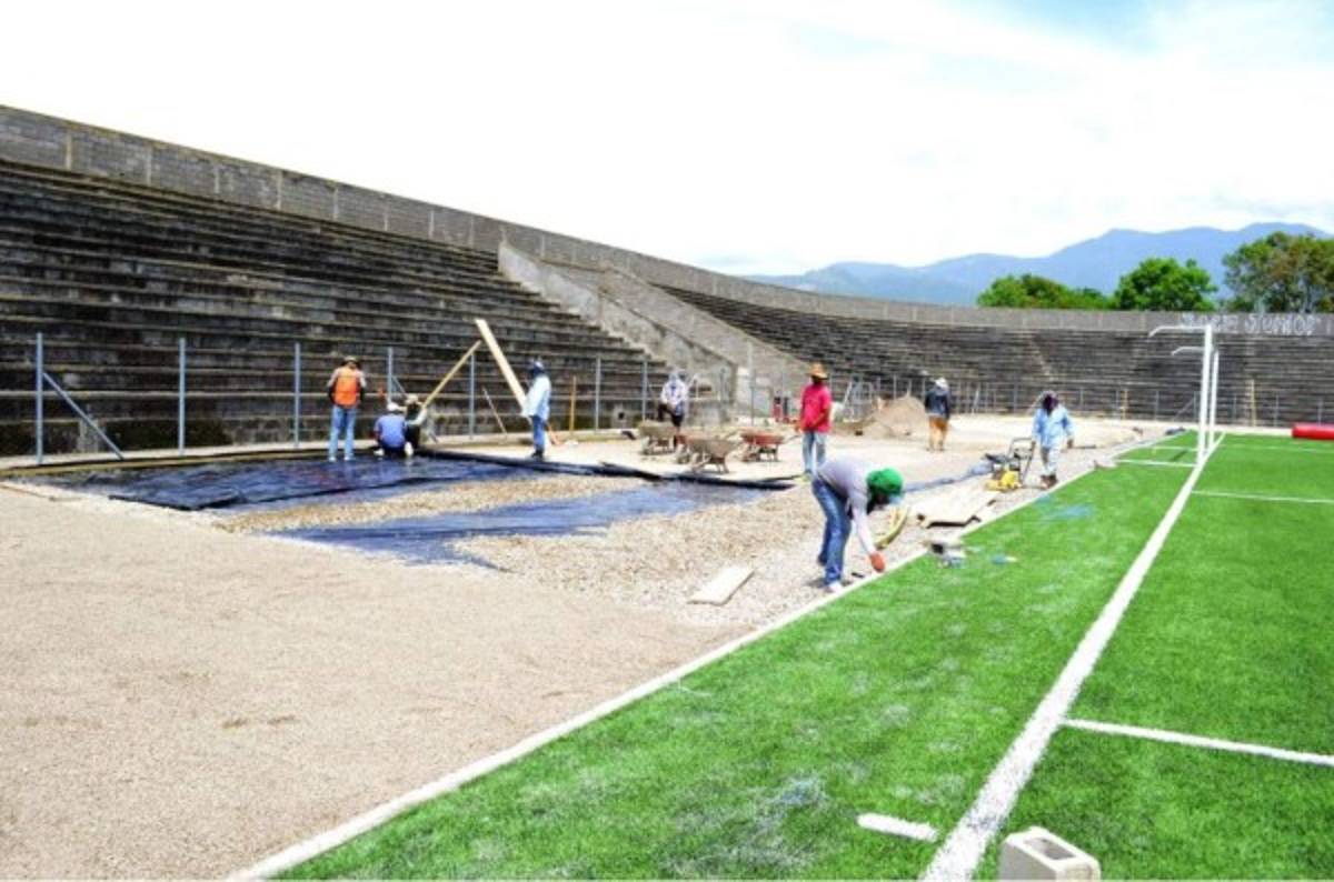 ¡Irreconocible! Con grama sintética y pista olímpica, así marcha la remodelación al estadio Roberto Suazo Córdova de La Paz