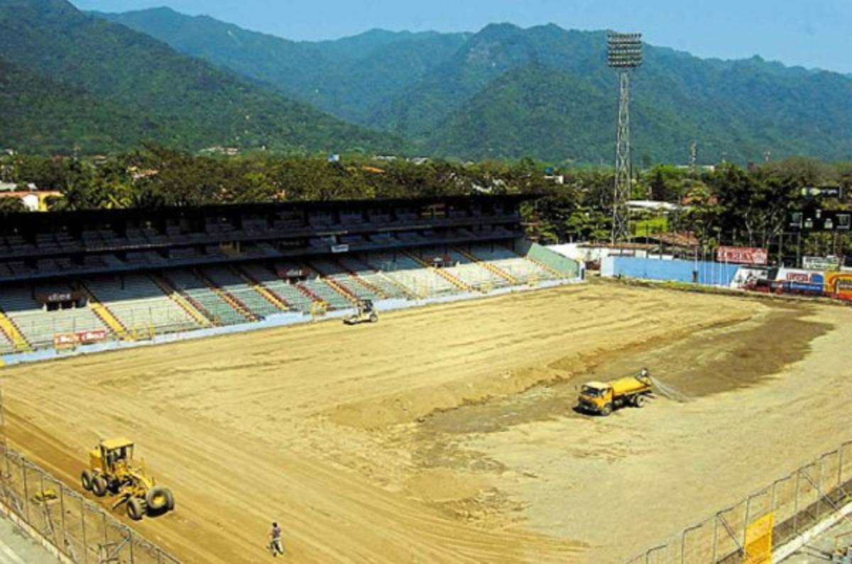 La evolución del estadio Morazán, la casa del clásico sampedrano