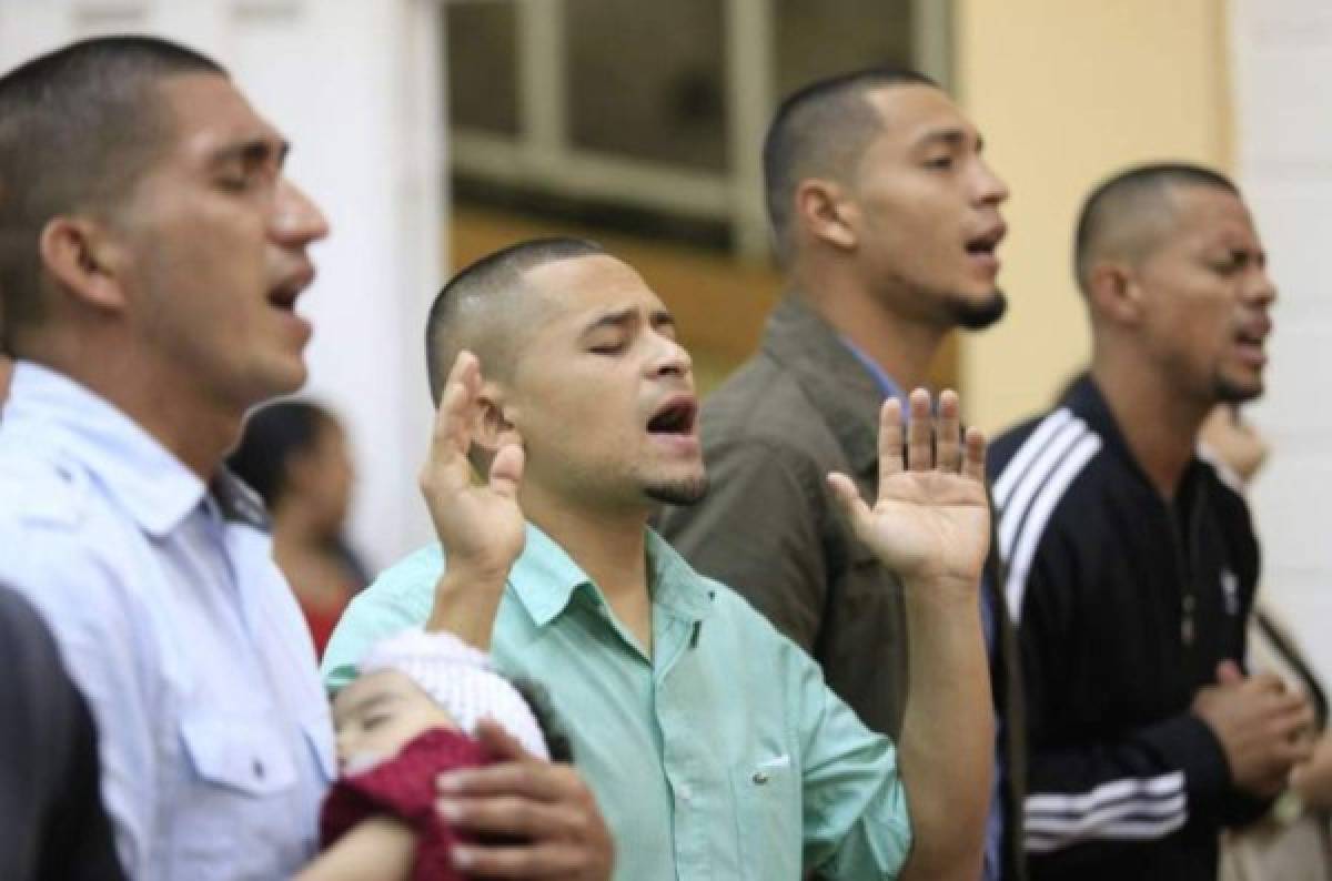 No pierden la fe: Los hombres del fútbol que decidieron entregar su vida a Dios