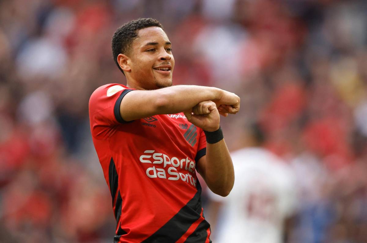 El goleador que fichará el PSG por Mbappé y la llamada de Cristiano para llevarlo al Al-Nassr; Dybala anuncia su futuro