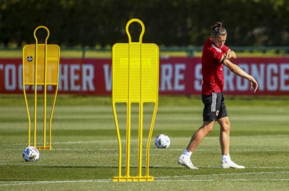 Es irreconocible: Gareth Bale muestra su verdadero 'look' en la selección de Gales