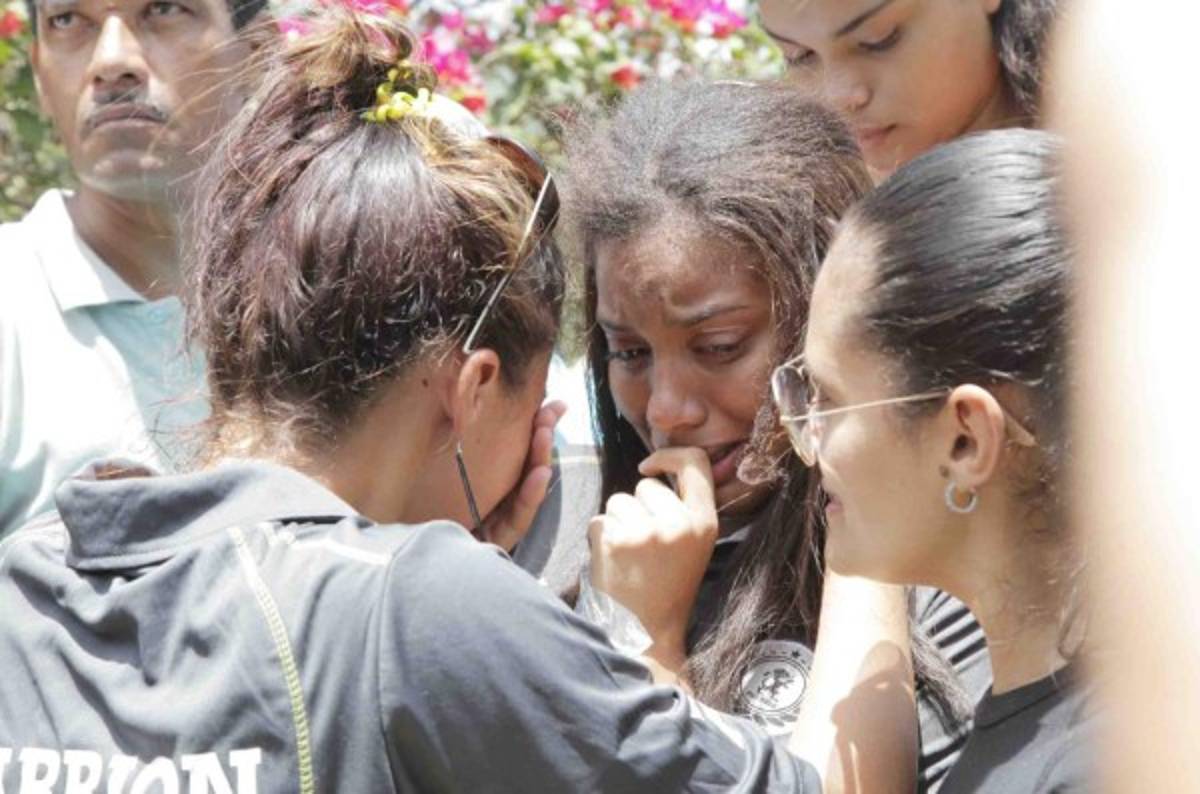 Multitudinario adiós a Enrique Reneau en su natal Jutiapa