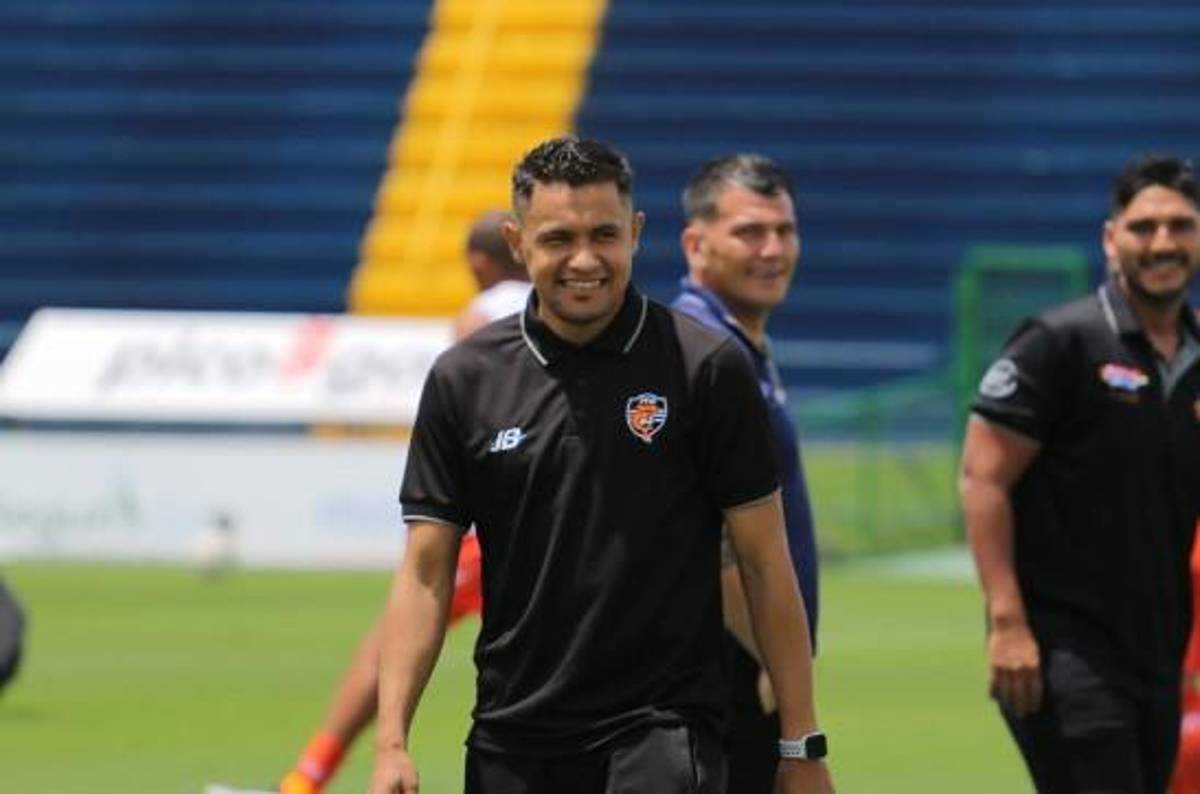 Roger Rojas revela la enfermedad que lo llevó al retiro y quién le salvó la vida al donarle un órgano