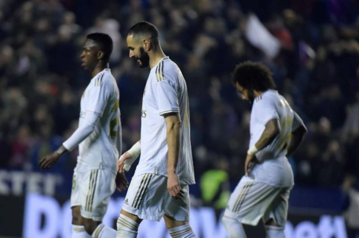 Caras largas, el gesto de Hazard tras la nueva lesión y el 'look' de Isco en la derrota del Real Madrid  