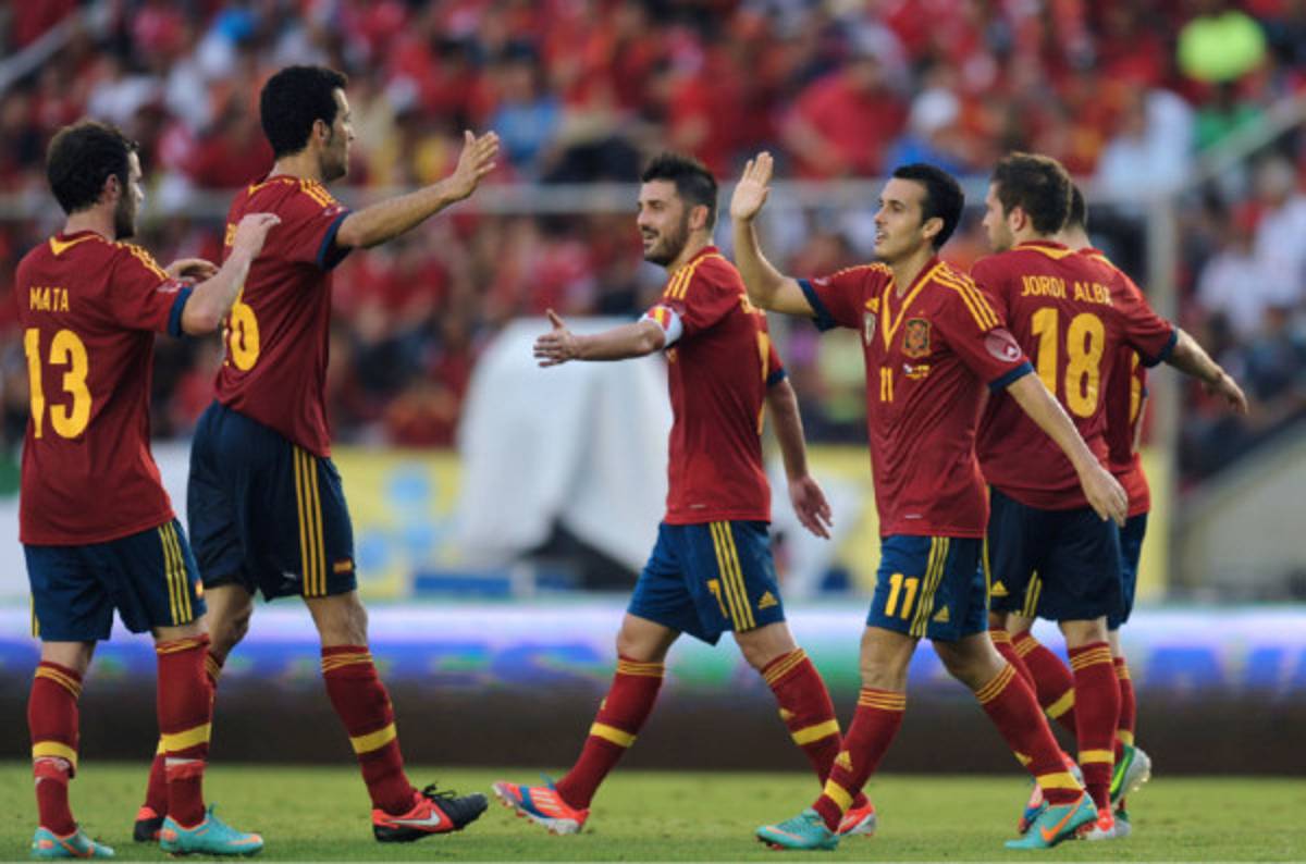 España le muestra a Panamá el fútbol de excelencia.