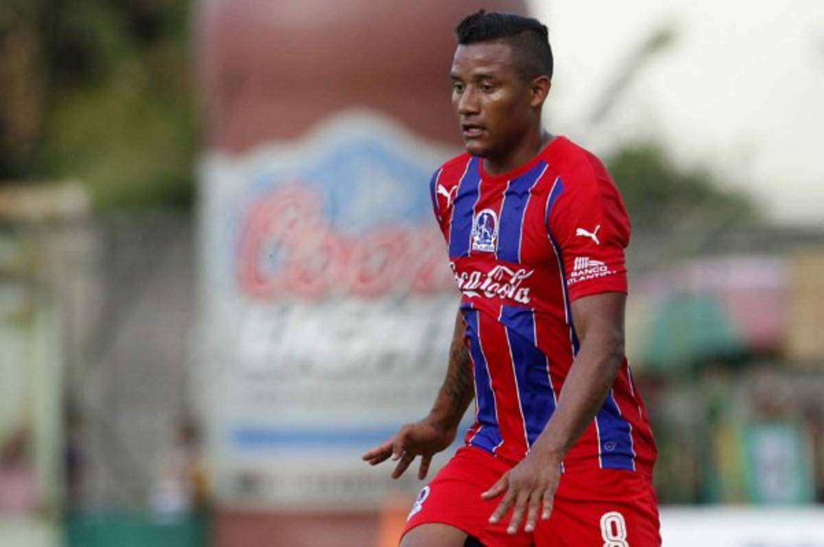 Luis Garrido se motiva previo al encuentro contra Juticalpa con música de Tercer Cielo