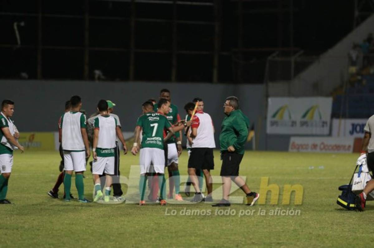 EN FOTOS: Así fueron los relajos en el derbi entre Real España y Marathón
