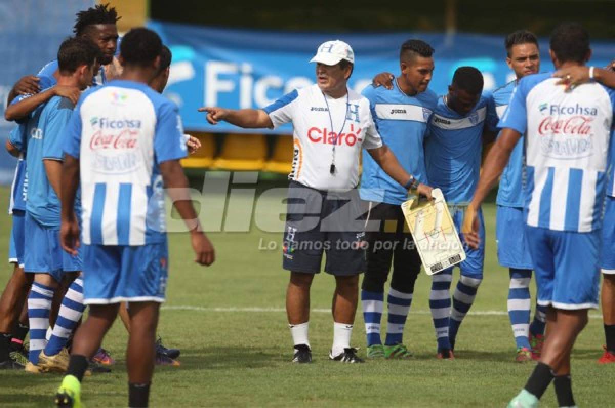 ENCUESTA: ¿Cómo debería salir Honduras ante Costa Rica; con línea de cuatro o cinco atrás?