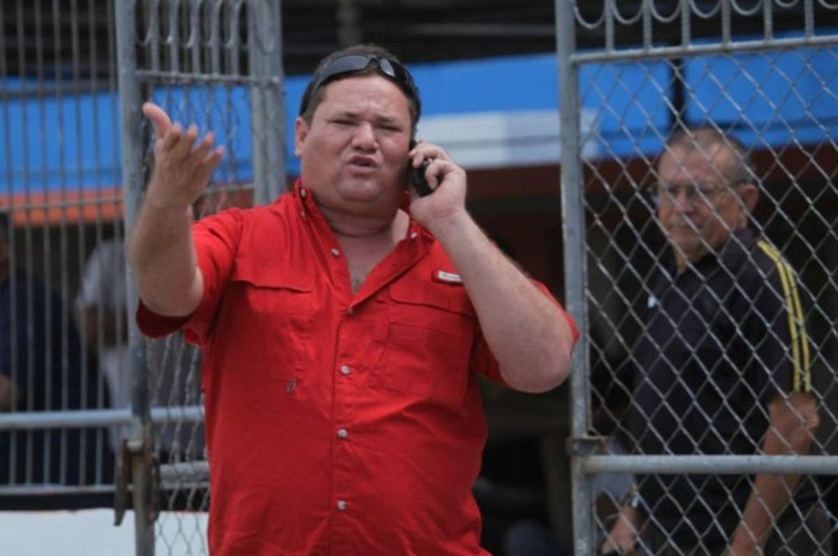 Ricardo Elencoff llama 'mercenarios” a ciertos ex seleccionados