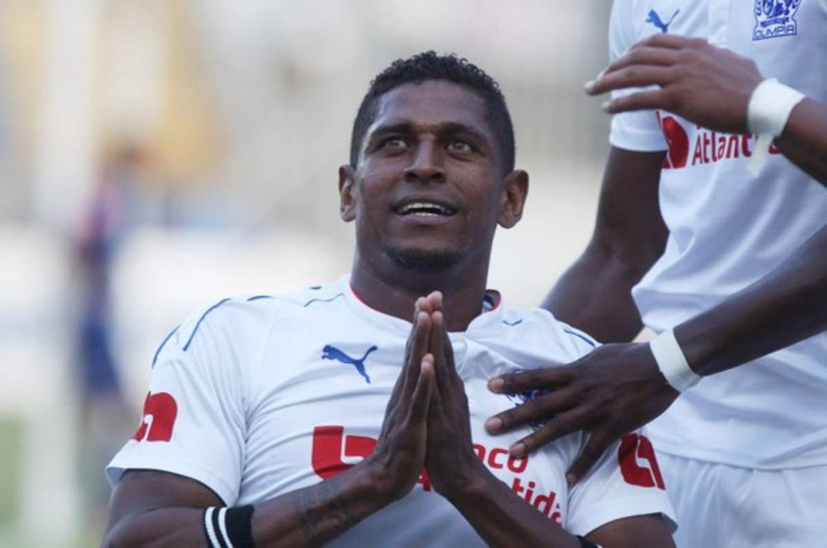 Carlo Costly no confirma su continuidad con el Olimpia