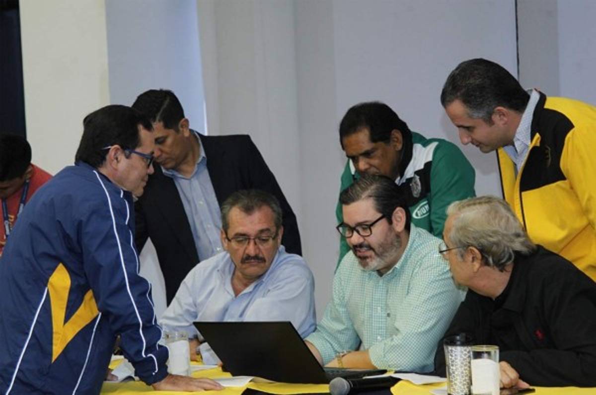 En jaque el inicio del Torneo Apertura 2021 en Honduras: Equipos quieren que se juegue con público