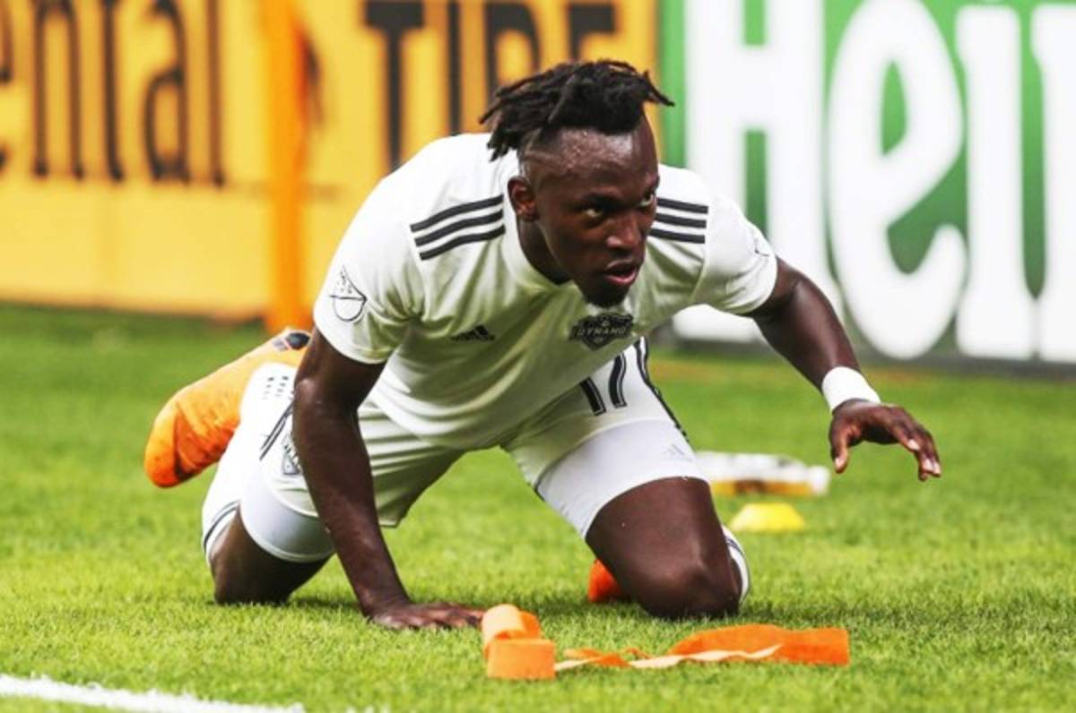 Técnico del Houston Dynamo alaba el trabajo de Alberth Elis y Quioto