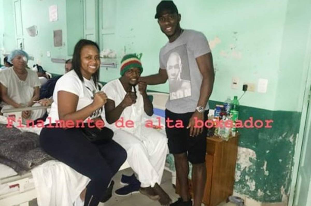 Maynor Figueroa se solidariza con el boxeador Miguel 'Muñeco' González