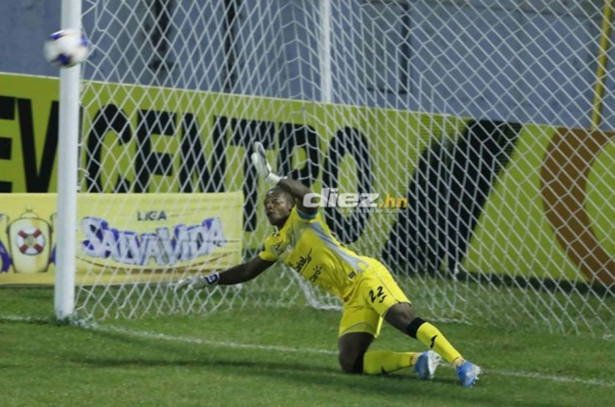 NO SE VIO EN TV: La bella aurinegra en el Morazán y... ¿Directivo del España llegó en bici?