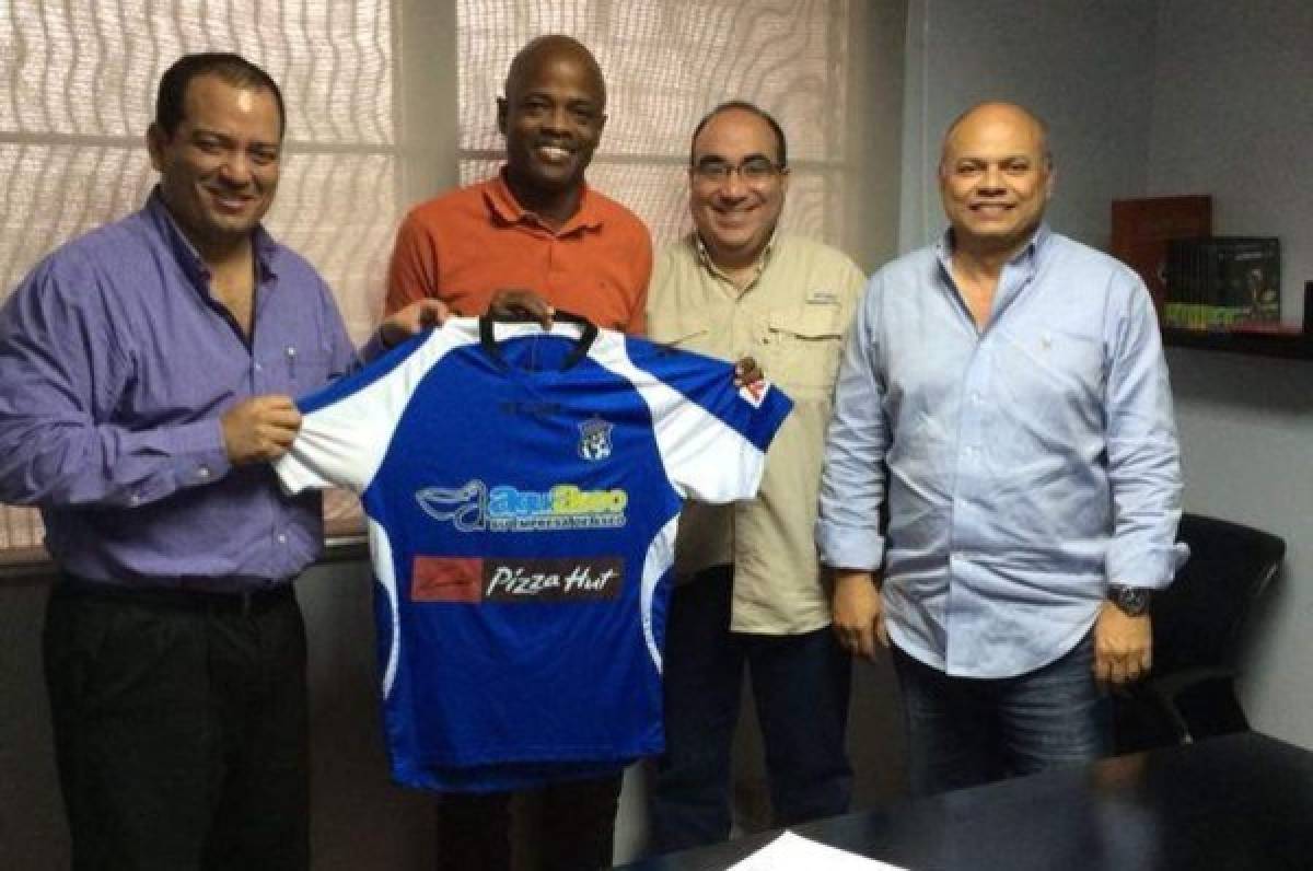 Julio Dely Valdés, nuevo técnico del Árabe Unido de Panamá