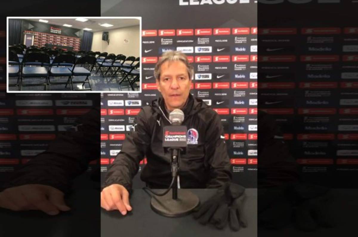 ¡Increíble! Solo un periodista asistió a la conferencia de prensa de Carlos Restrepo