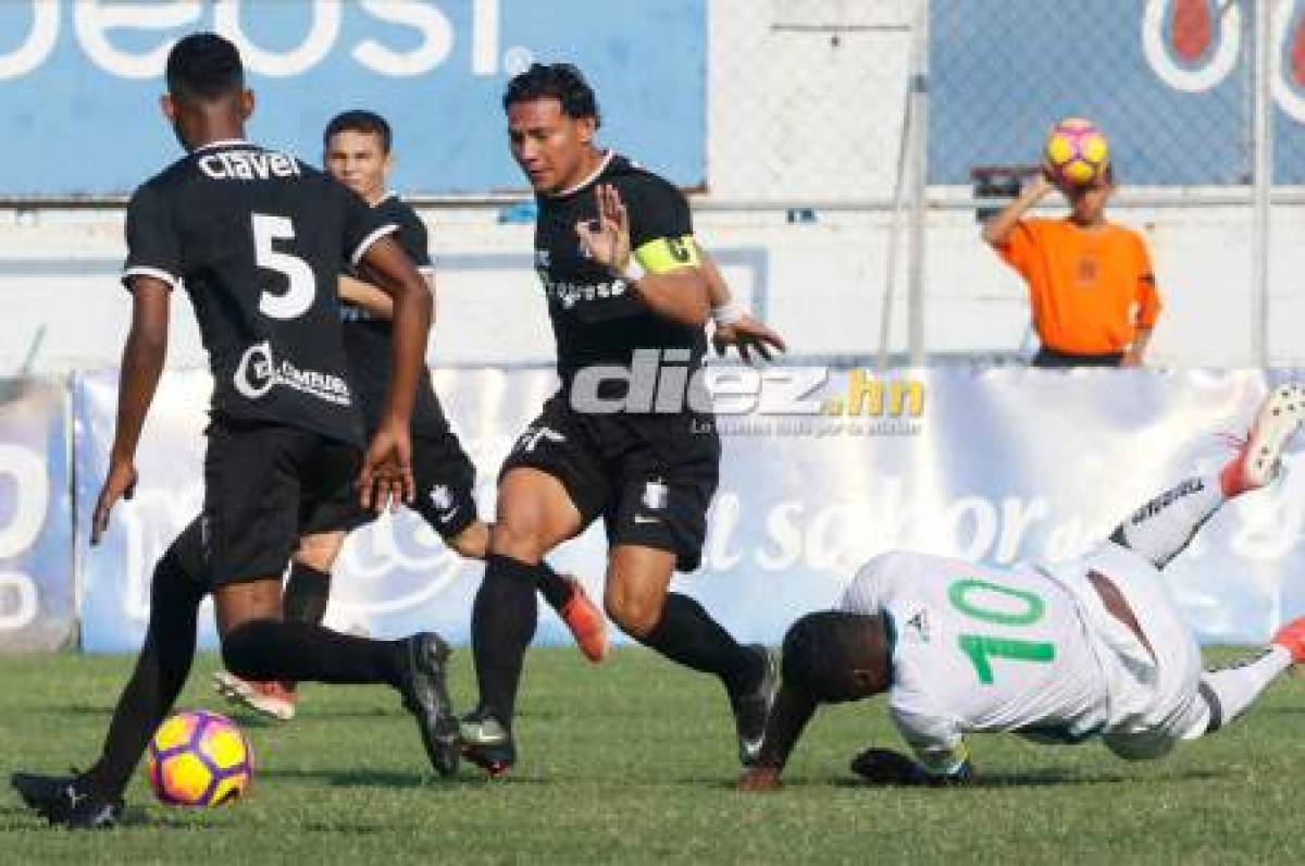 Carlos 'Mango' Sánchez de penal marcó el gol que tiene a Honduras Progreso soñando con la permanencia. Foto Neptalí Romero