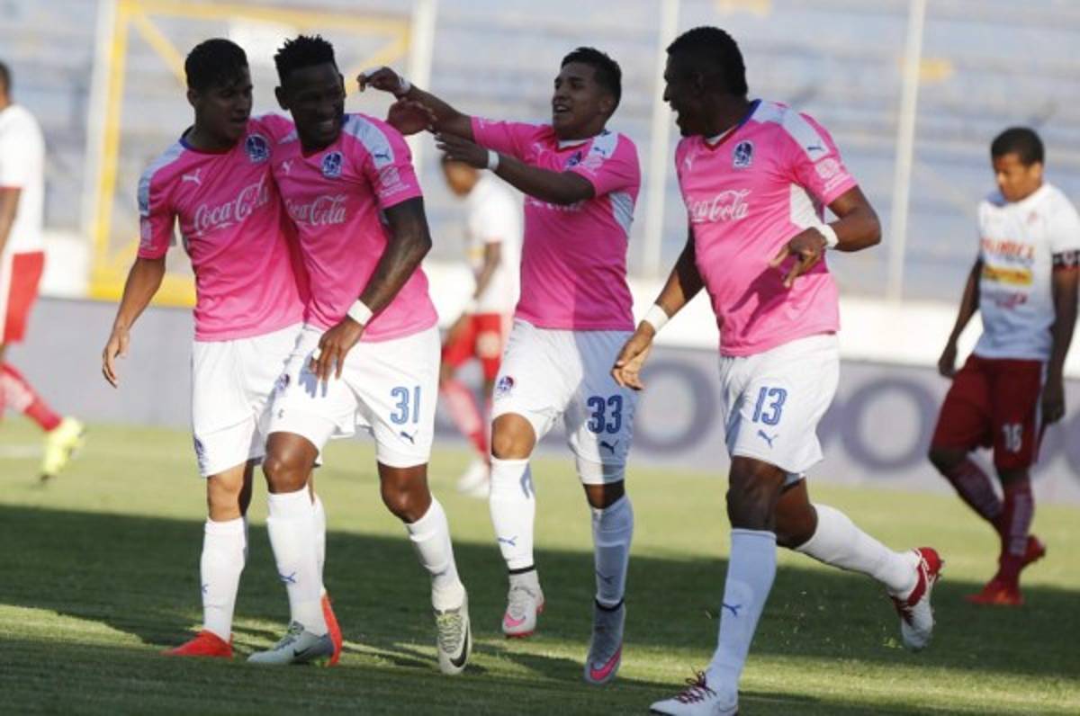 Olimpia acaricia las vueltas tras derrotar al Real Sociedad