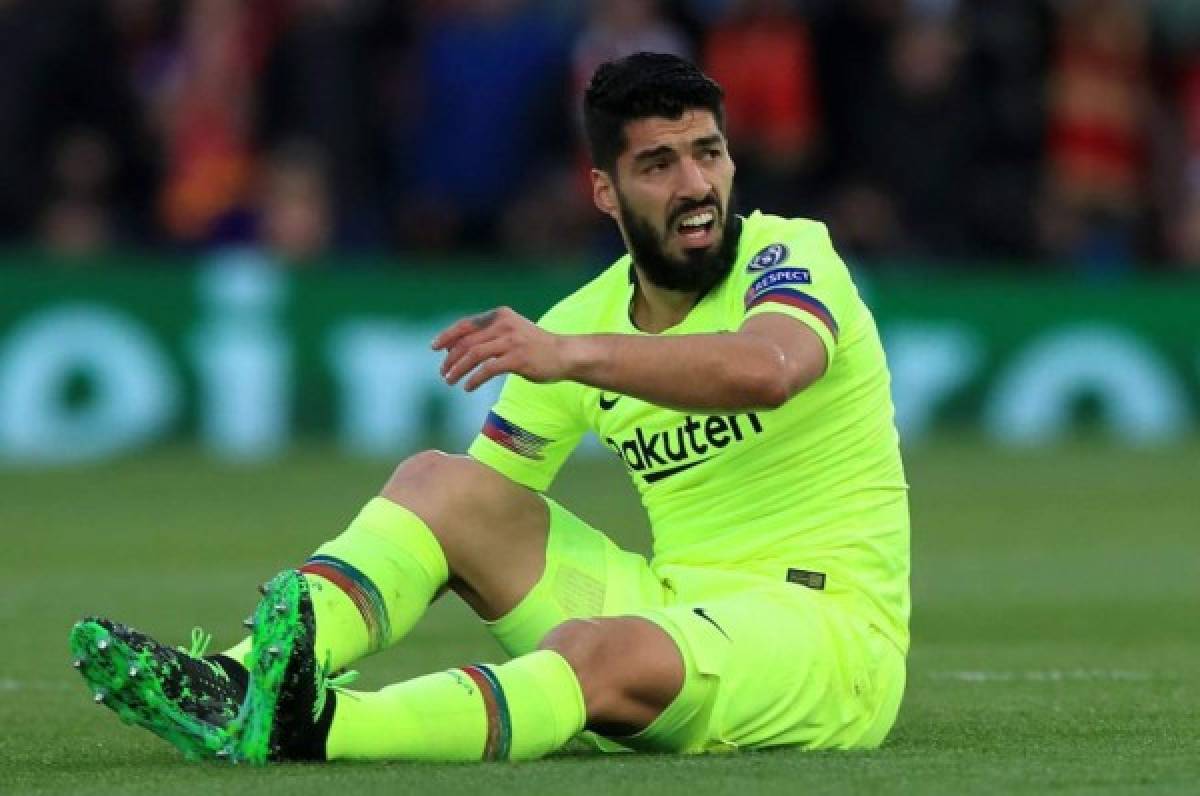 ¡Barcelona confirma que Suárez será operado hoy de su rodilla derecha!