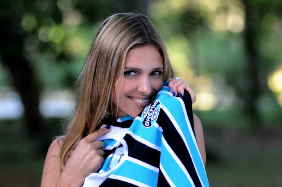 Fernanda Lima la bella presentadora del Sorteo Brasil 2014