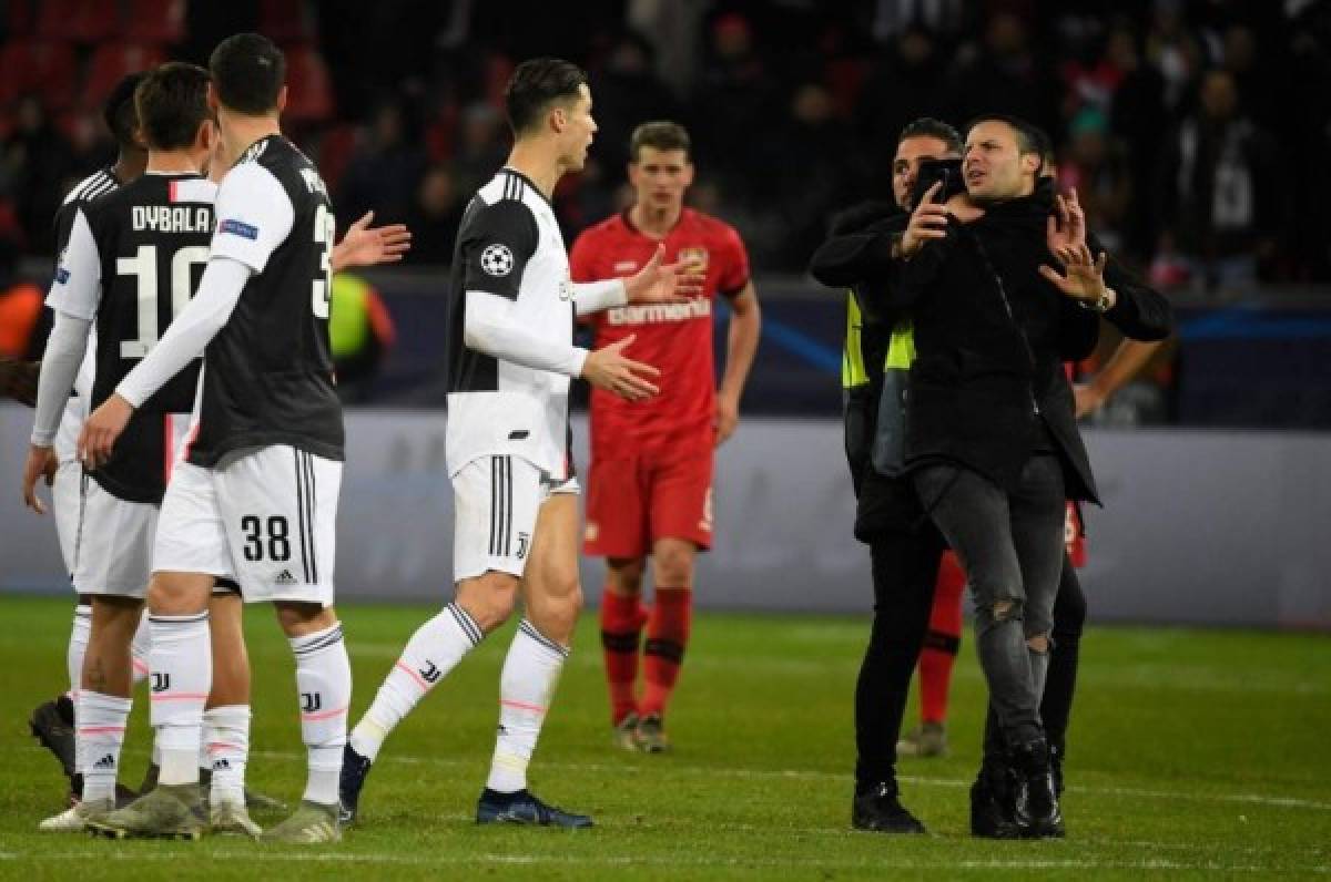 Fotos: Bronca de Cristiano Ronaldo tras ser agarrado del cuello por un hincha; quería una selfie