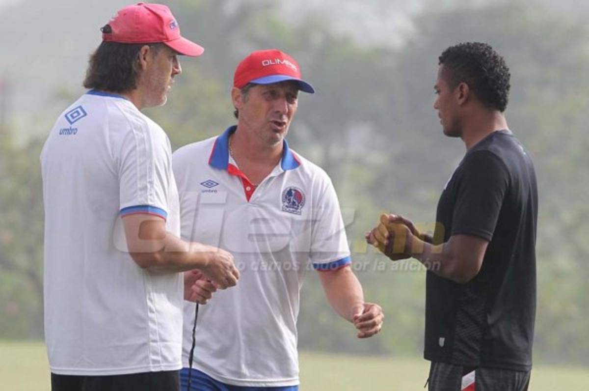 La incógnita de Pedro Troglio para armar el 11 titular de Olimpia ante Marathón