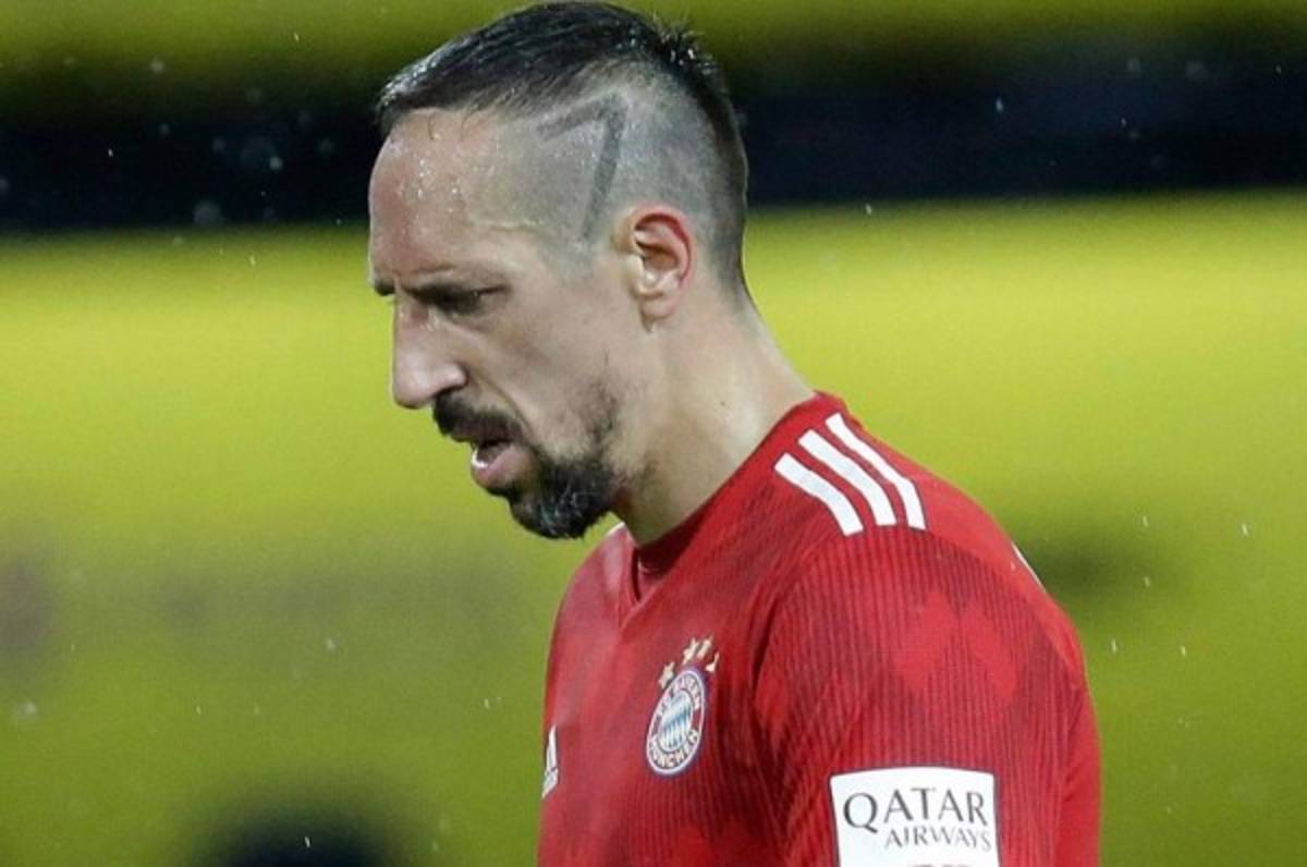 ¡Se descontroló! Frank Ribéry abofeteó e insultó a un periodista