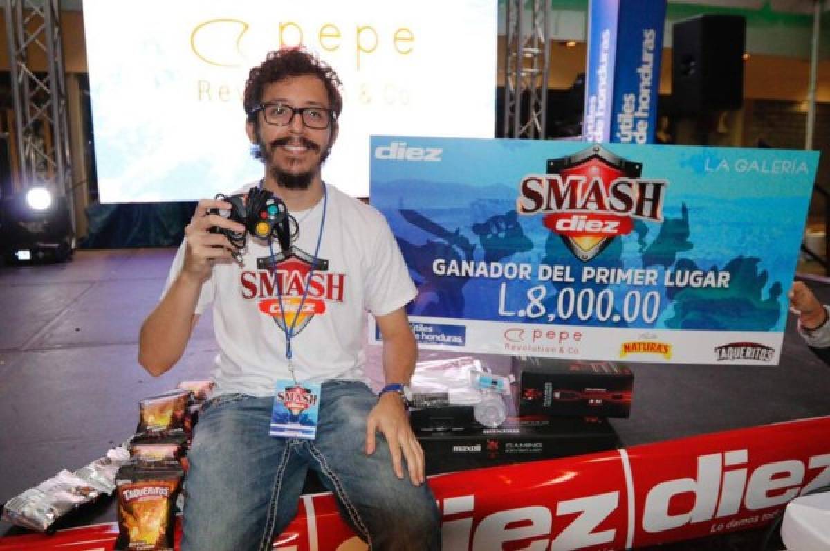 Dennis Chiang ganó la segunda edición del torneo SMASH DIEZ que se celebró en Tegucigalpa