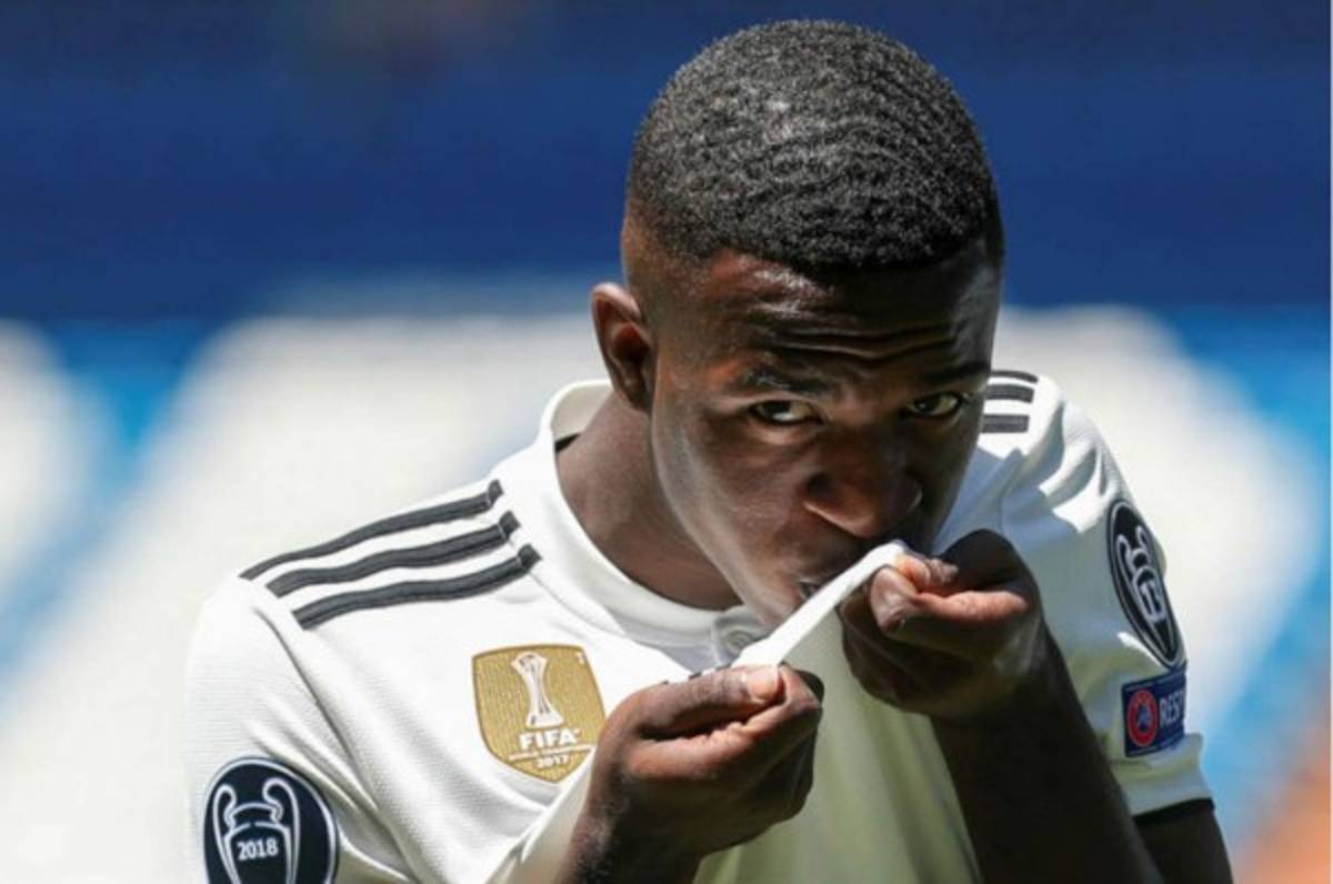 Vinicius Júnior se estrena de titular en el Real Madrid y con el número 28