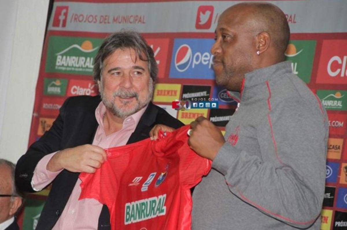 Hernán Medford asume en el Municipal con 'hambre deportiva'