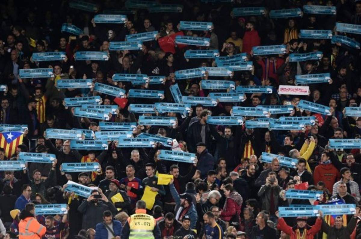 No se vio en TV del clásico: Caos, enfrentamientos y heridos en las afueras del Camp Nou