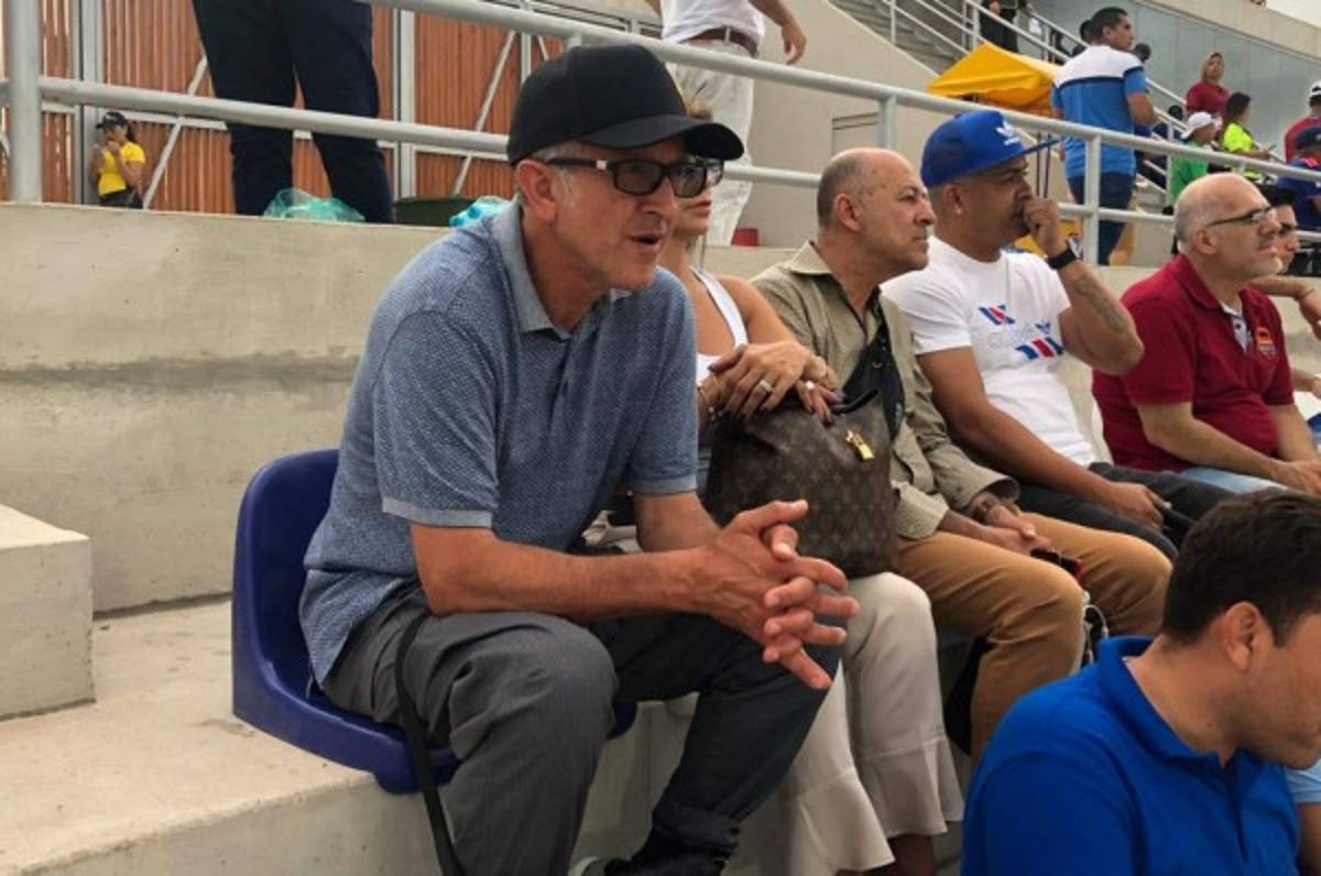 Juan Carlos Osorio presenció juego de Honduras y Venzuela en Barranquilla
