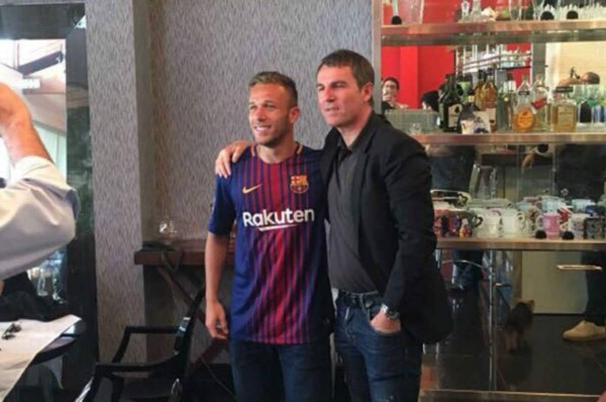 Arthur pasará hoy a revisión médica con el Barça para cerrar su fichaje