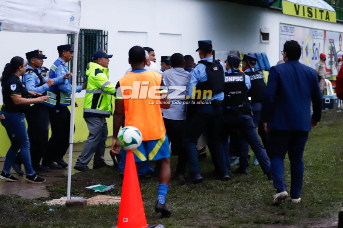 Tremendo zafarrancho se armó en el Estadio Juan Ramón Brevé de Juticalpa, luego que integrantes del Olancho y Marathón se agarraran a golpes tras finalizado el choque.