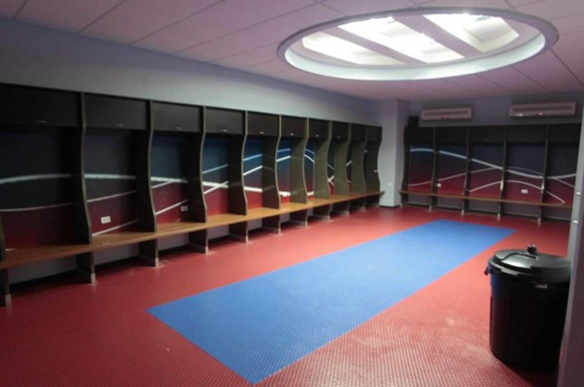 Olimpia presta su bonito camerino al Platense en el estadio Nacional