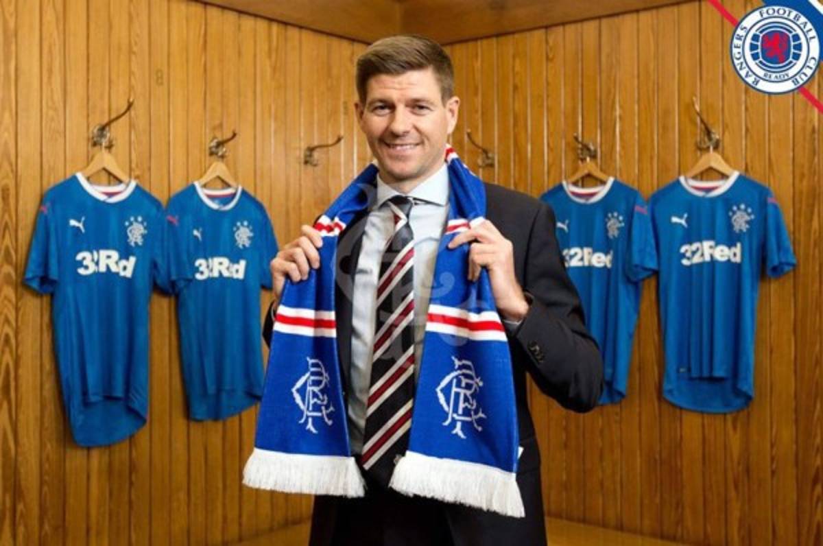 Steven Gerrard se convirtió en nuevo entrenador del Rangers de Escocia