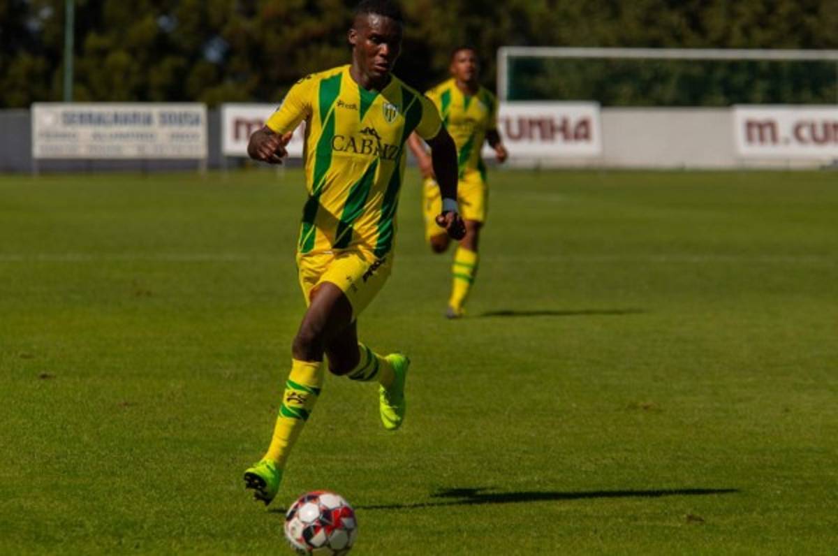 Román Rubilio Castillo y la pesadilla que vive con el Tondela de Portugal