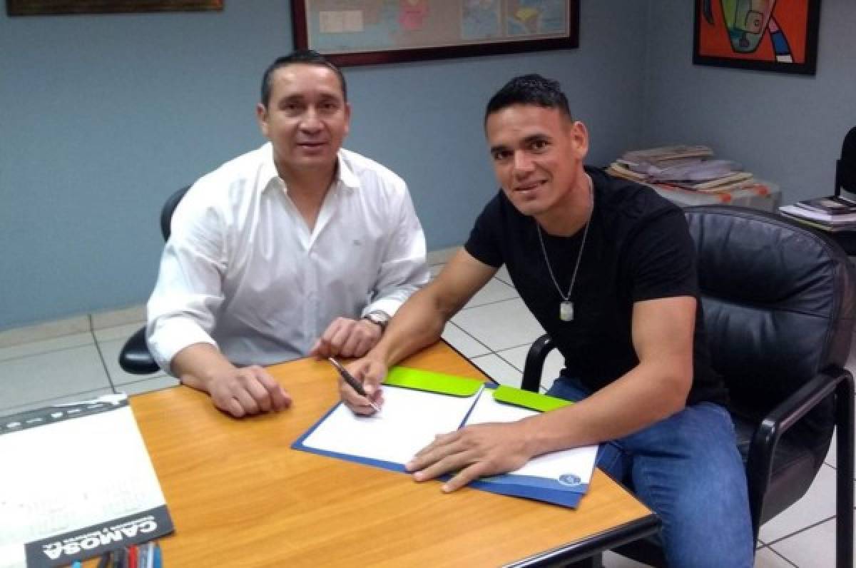 Motagua renueva contrato al delantero paraguayo Roberto Moreira