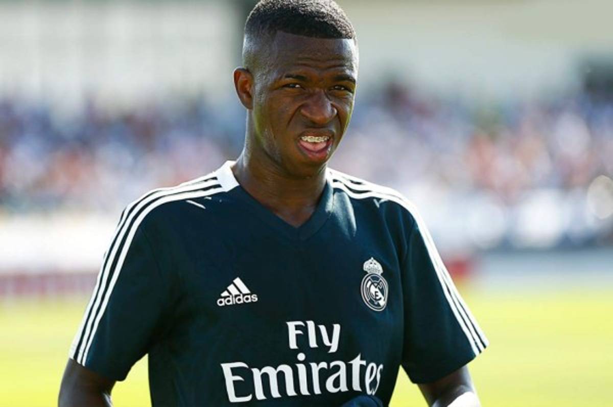 Vinicius se entrena con el Real Madrid en la víspera del estreno europeo