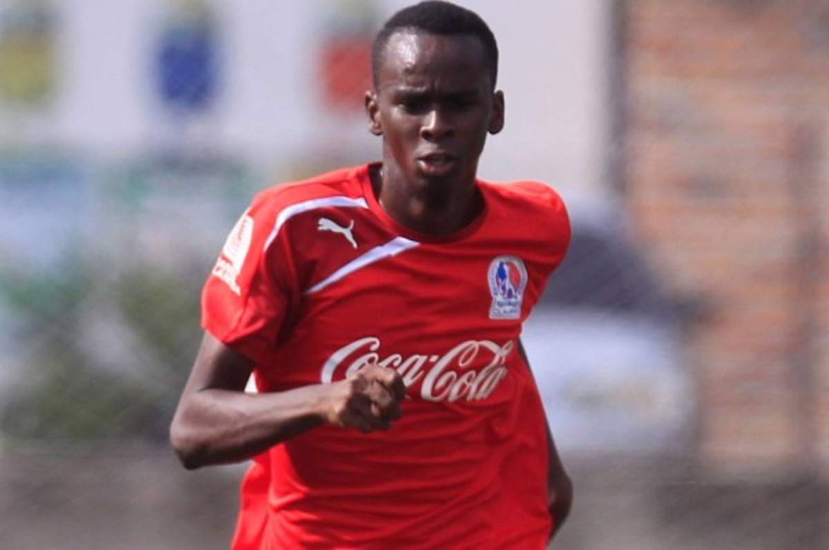 Olimpia le prestará por seis meses al Vida, al zaguero central Bryan Jhonson