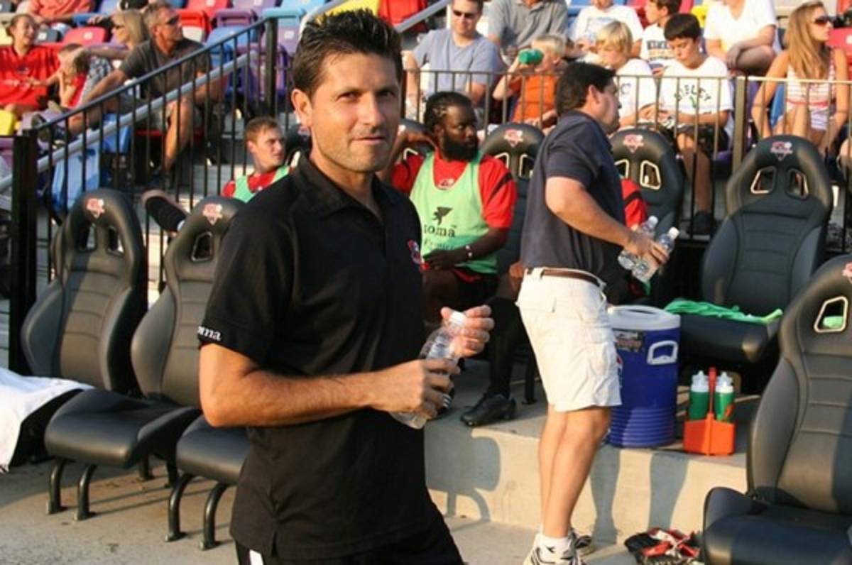 Alex Pineda Chacón está descartado para dirigir al Olimpia