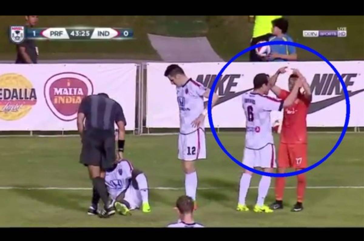 VIDEO: Mexicano Gerardo Torrado le baja las manos a Jairo Puerto cuando pedía cambio