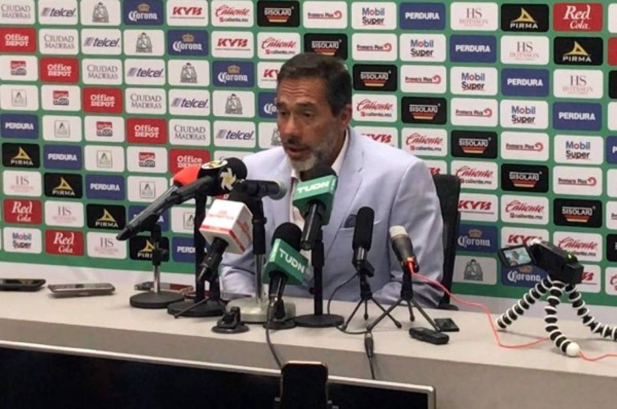 Gustavo Matosas se refirió a los señalamientos de corrupción: 'La grabación es muy rara'