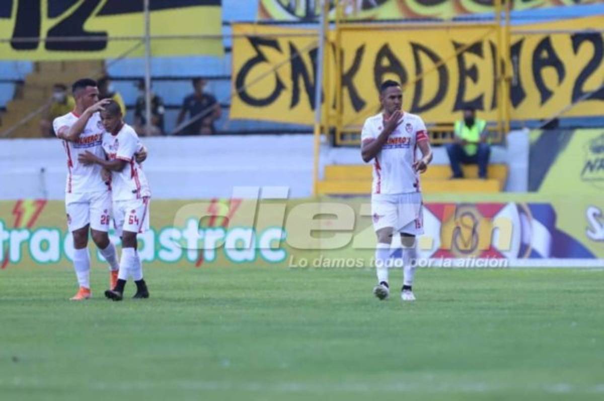 La rabieta de Arriaga, invitados de lujo en el Morazán y una historia de dolor y amor en las tribunas