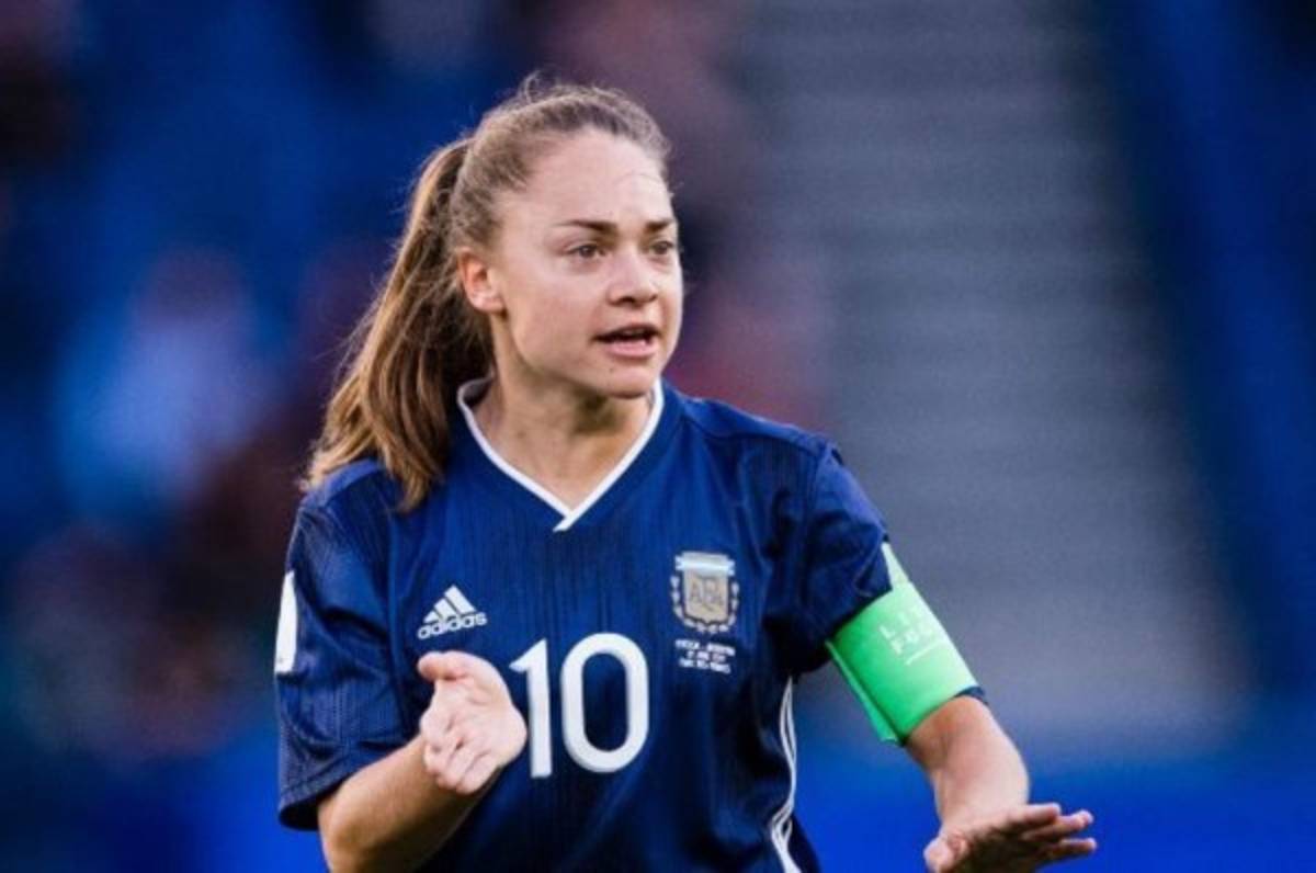 Escándalo: Estefanía Banini, capitana de la Selección Argentina queda afuera de los Juegos Panamericanos
