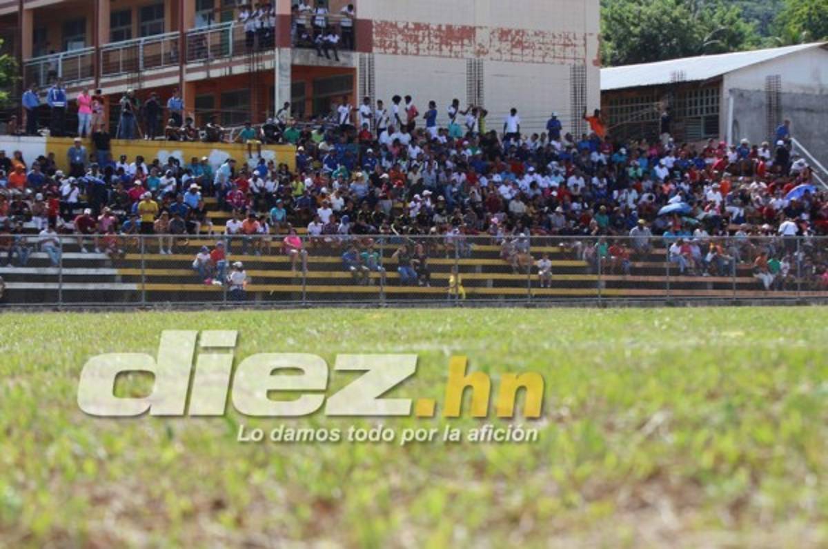 ¡Locura total! Las curiosas imágenes que nos dejó el Galaxy-Olimpia en Roatán